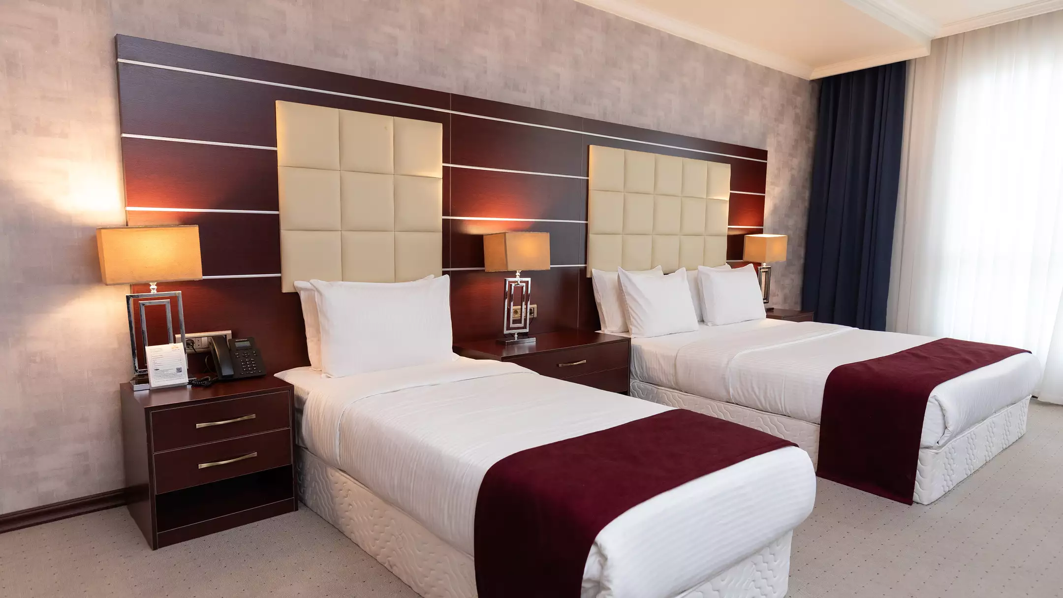 Alibaba https://cdn.alibaba.ir/ostorage/hotel-accommodation-images/674a96917e75320ec907f1f4_هتل دیاکو پلاس - اتاق سه تخته دبل سینگل دلوکس (1).webp